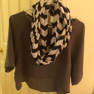 NWOT Grey high-low crop top